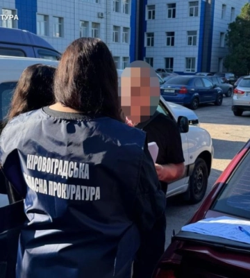 Екскерівника льотної академії у Кропивницькому підозрюють у збитках державі на майже 300 тис. грн