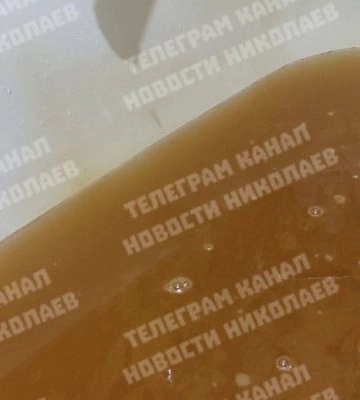 У Миколаєві вода з кранів шокує: руда і з маслянистими плямами