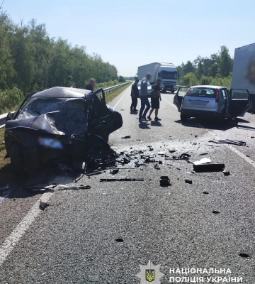 На трасі Черкаси – Київ сталася аварія. Медики і рятувальники працюють на місці ДТП