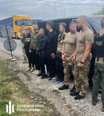 Столичний поліцейський перевозив «ухилянтів» до кордону під виглядом спецпризначенців