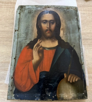 Київська митниця врятувала стародавню ікону від незаконної відправки за кордон