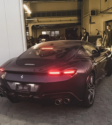 В Ровно появился скоростной 620-сильный суперкар Ferrari 