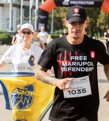 Защитники Мариуполя присоединились к забегу &quot;Біжу за мову&quot; в поддержку военнопленных