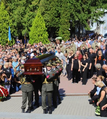 Украина провела в последний путь Андрея Парубия: фото