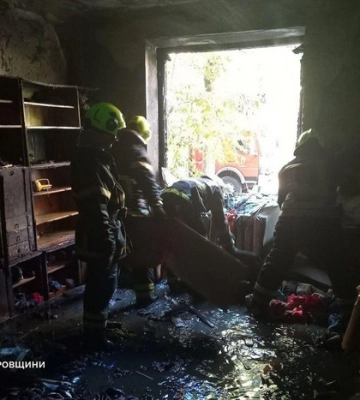 У Кривому Розі внаслідок пожежі загинули двоє дітей, ще троє дітей та жінку травмовано