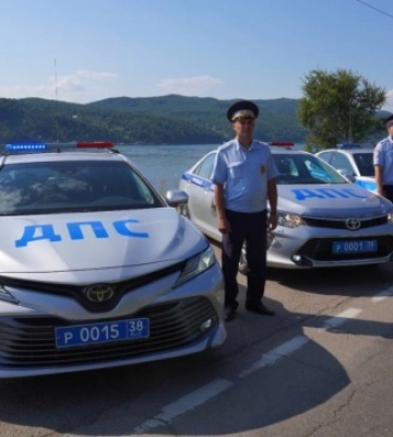 У Севастополі окупанти вимагають до нового року замінити номери авто на російські