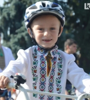 Лучан кличуть на велопробіг у вишиванках