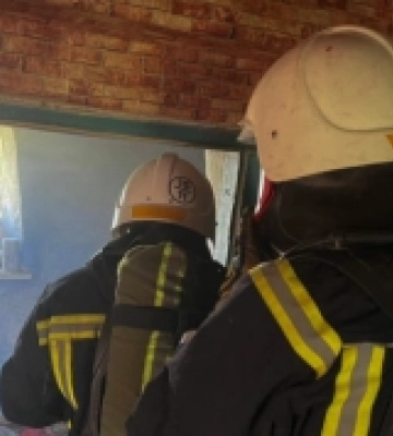 Рятувальники Миколаївської області приборкали за добу 17 пожеж