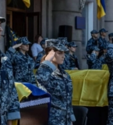 В Одесі попрощалися з курсантами Інституту ВМС, загиблими від удару дрона біля Вилкового