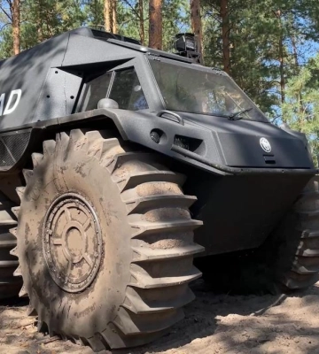 Передали болотохід для бійців, які обороняють північний кордон Рівненщини