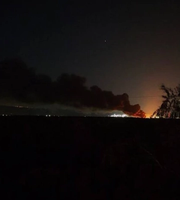 На пороге топливного кризиса: в Луганске прилет в районе нефтебазы – видео масштабного пожара