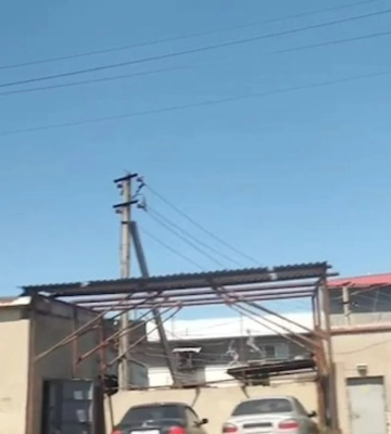 В окупованому Луганську після вибухів спалахнула пожежа на НПЗ (відео)