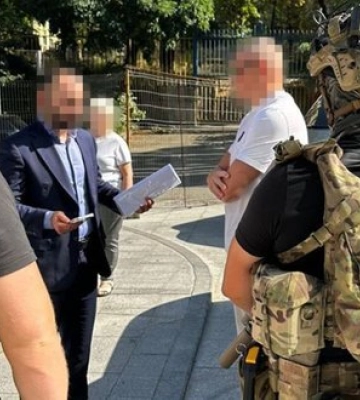 СБУ затримала у Києві колишнього топподатківця, який створив "конвертцентр" з тіньовим обігом у 1,5 млрд гривень. ФОТОрепортаж