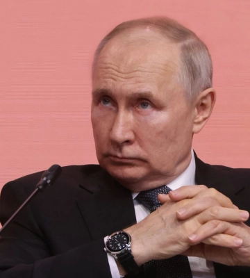 Путін заперечує стагнацію російської економіки, про яку заявили його банкіри