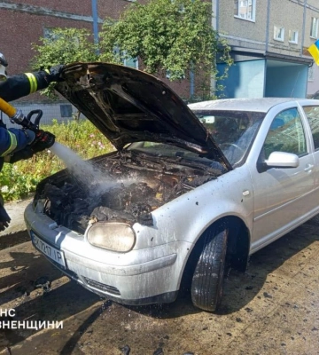 У Вараші горів легковий автомобіль