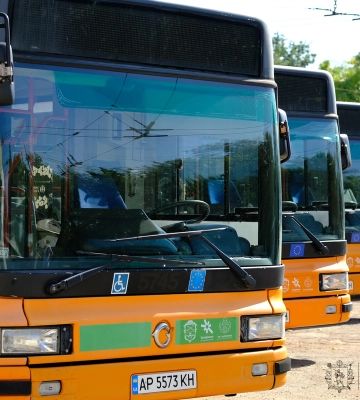 У Запоріжжі оновлюють автопарк: на вулиці виїдуть автобуси з Італії (ВІДЕО)