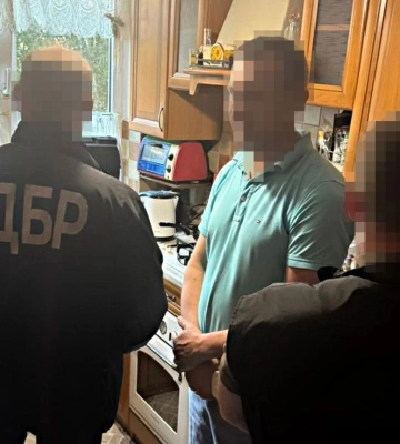 На Львівщині суддя “викупив” у ТЦК свого родича за 8 тисяч доларів, – прокуратура