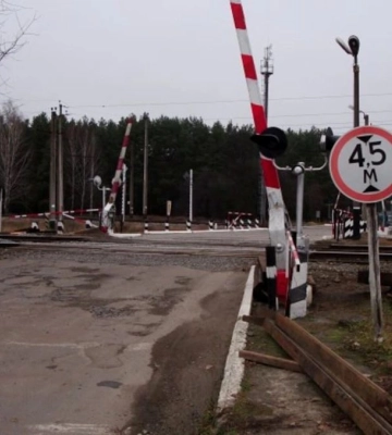На Львівщині перекриють рух через залізничний переїзд