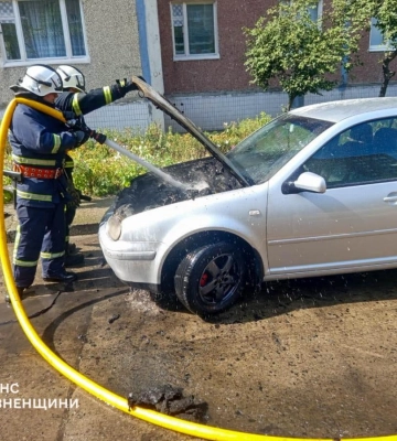 У Вараші горів легковий автомобіль