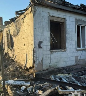 Наслідки нічного обстрілу Кіровоградщини військами РФ: зруйновано 2 будинки, 28 - пошкоджено. ФОТОрепортаж