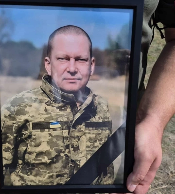 На Лебединщині попрощалися із захисником Андрієм Тараном