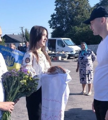 Прикордонник з Рівненщини який був у російському полоні понад три роки, повернувся у рідне село
