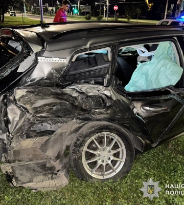 У Львові на перехресті не розминулися дві автівки