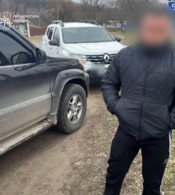 За гроші переправляв чоловіків через кордон - на Буковині судитимуть колишнього правоохоронця