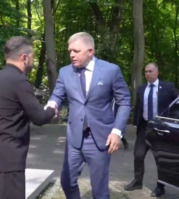 Фицо прилетел в Ужгород: Зеленский раскрыл детали встречи. ВИДЕО