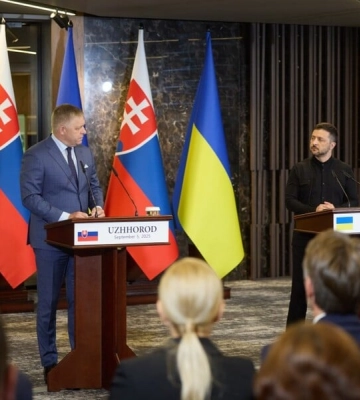 Зеленский – Фицо: Украина отвечает на удары РФ по нашим энергообъектам. Терпеть в темноте никто не будет