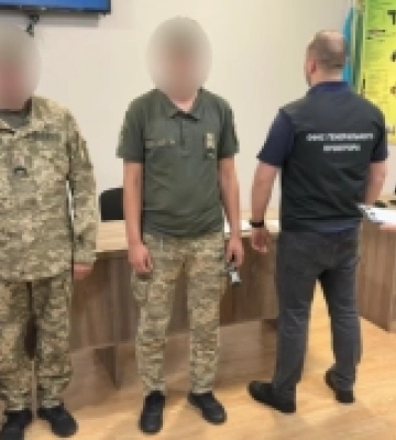 У пункті пропуску «Угринів» викрили військовослужбовців, які сприяли незаконному виїзду за кордон понад 80 чоловіків