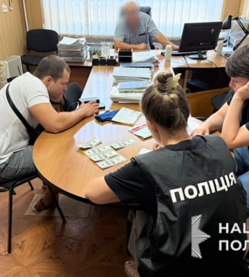 В Днепре разоблачили должностных лиц университета, требовавших $2500 за поступление