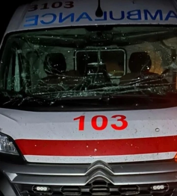 Атака на Дніпропетровщину: окупанти поцілили в авто «швидкої», є постраждалий