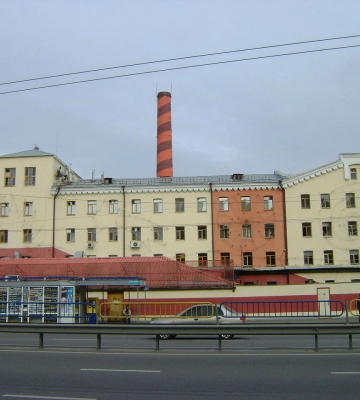 У Києві палає фабрика Roshen (відео)