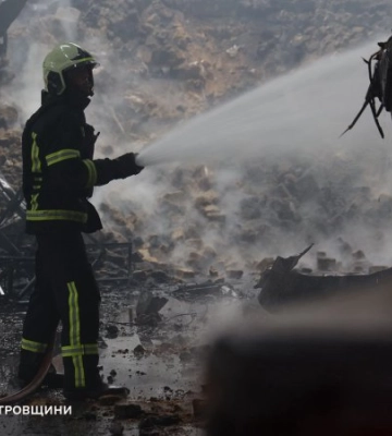 У Дніпрі ліквідували масштабну пожежу