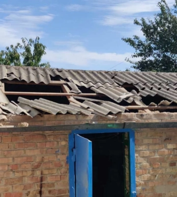Палаючі будинки та вибухи: окупанти знову обстріляли Дніпропетровщину