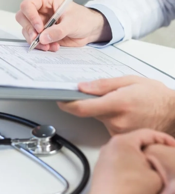 У Житомирі лікаря-хірурга підозрюють у недбалості, через яку помер пацієнт