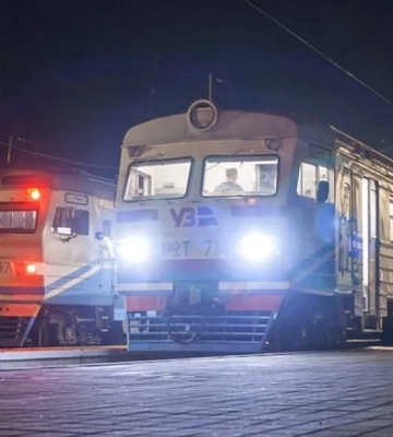 Укрзализныця возобновила движение поездов в Славянск после обстрела