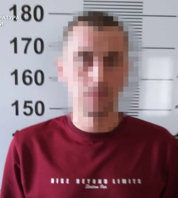 На Хмельниччині засуджено шахрая, який цинічно ошукав матір полеглого воїна, - прокуратура