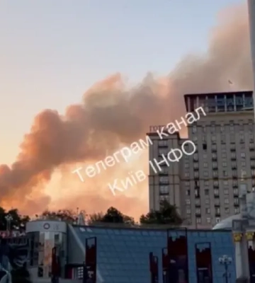 В Києві через падіння уламків БпЛА загорілась будівля Кабміну