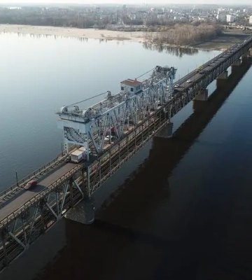 Рух по мосту в Кременчуці наразі неможливий. «Укрзалізниця» попередила про затримки потягів