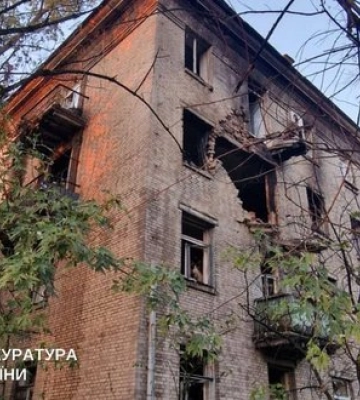 Через удар РФ по Києву постраждала вагітна жінка, їй екстрено викликали пологи. Малюк в реанімації, мама - у вкрай тяжкому стані
