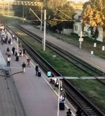 Затримка поїздів із Закарпаття: які рейси постраждали через нічний обстріл