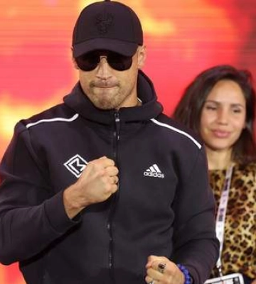 &quot;Наче змія&quot;: ексчемпіон світу порівняв непереможну зірку боксу із Усиком