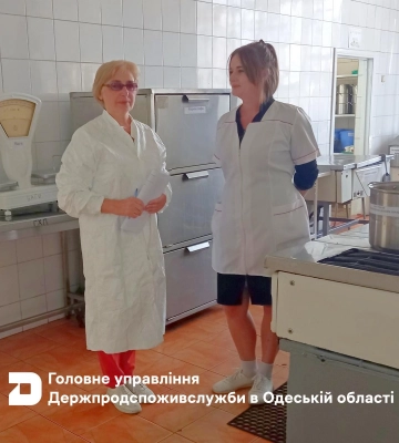 Протирадіаційне укриття та сонячні батареї: на Одещині покращили заклади освіти