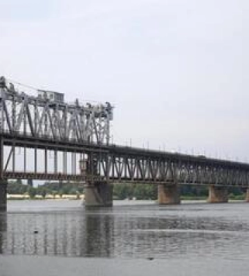 У Кременчуці відремонтують футбольне поле, яке постраждало від російського обстрілу