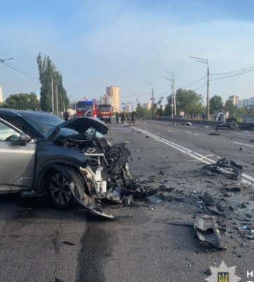 У Києві сталася смертельна ДТП на Харківському шосе: двоє загиблих, фото та відео