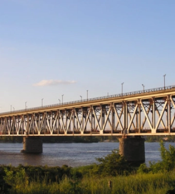 У Кременчуці відновили автомобільний рух пошкодженим мостом через Дніпро