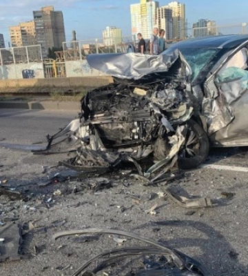 На столичному Харківському мості водій Audi вилетів на зустрічну смугу: 2 загиблих, 3 постраждалих