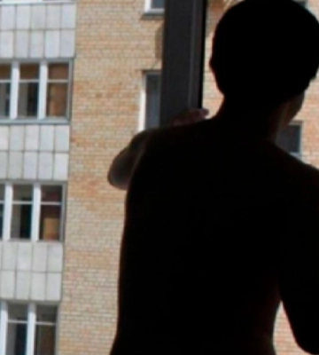 У Луцьку дитина випала з вікна: хлопчика госпіталізували до реанімації